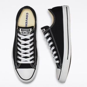Converse All Star Women’s 7. Black & White